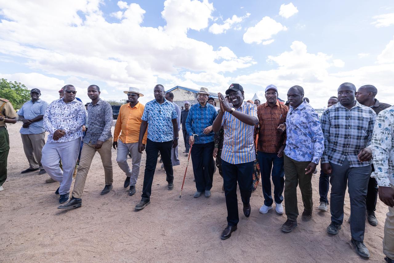 Ruto tours Wajir, unveils multi-billion projects