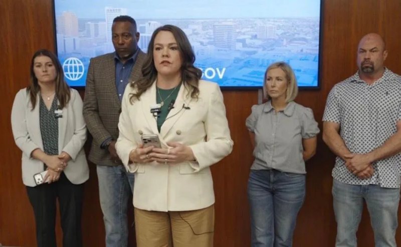 One dead and at least 10 others wounded in Texas shooting