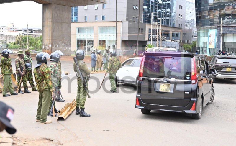 PHOTOS: Heavy Security and Police Roadblocks at Westlands Roundabout