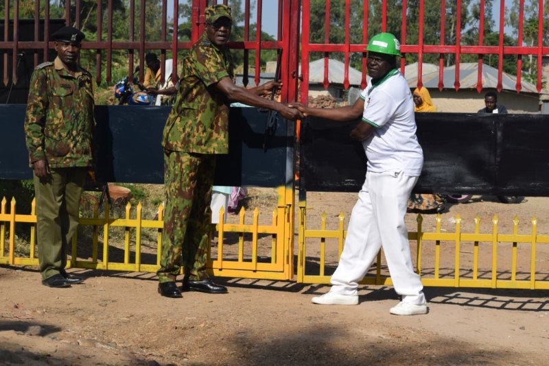 Security boost as Kendu Bay Police Station receives Sh90,000 gate donation