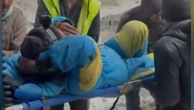 Mt Everest climber recounts moment he lost guide who survived alone for 6 days