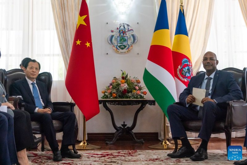 Xi, Seychelles' president exchange congratulations on 50th anniversary of ties