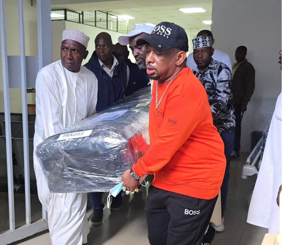 [PHOTOS] First of 16 Utumishi fire victims laid to rest as Sonko supports families