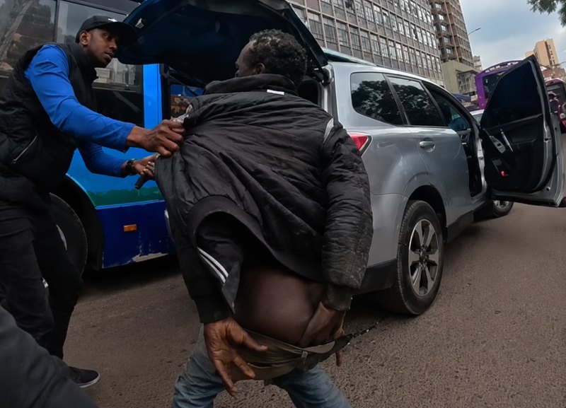 Suspected car-parts thief deploys shocking escape tactic