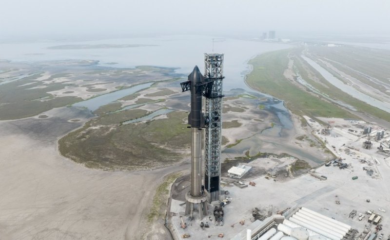 Musk's SpaceX raises $75bn ahead of biggest stock market launch