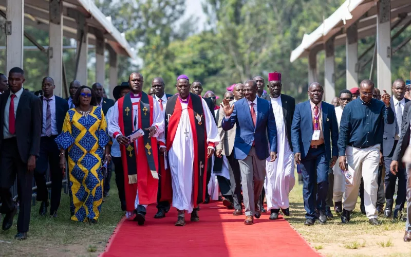 Ruto attacks Sifuna over affordable housing