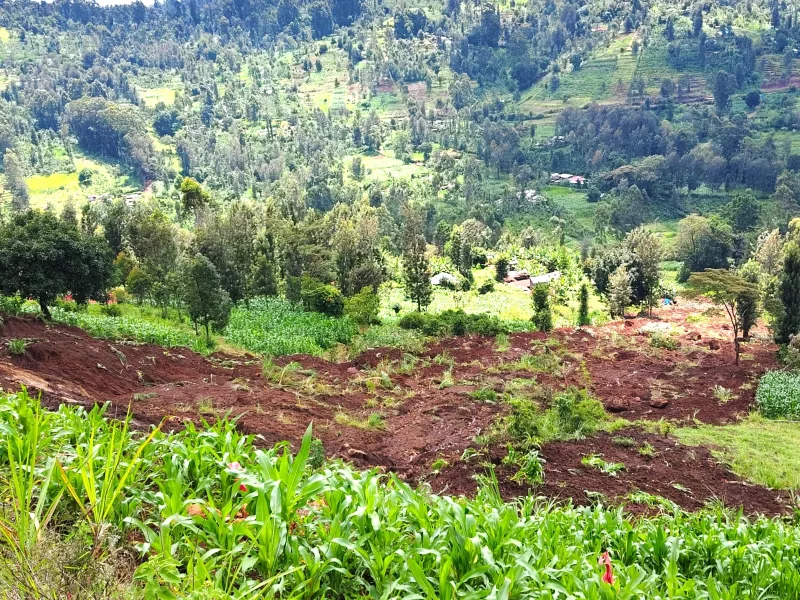 Murang’a landslide victims receive Sh520,000 from county to rebuild their lives