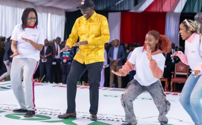 [PHOTOS] Ruto dances to Tunaweza at NYOTA event