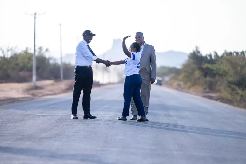 [PHOTO] Ruto inspects Sh25km Chuluni-Zombe road project in Kitui