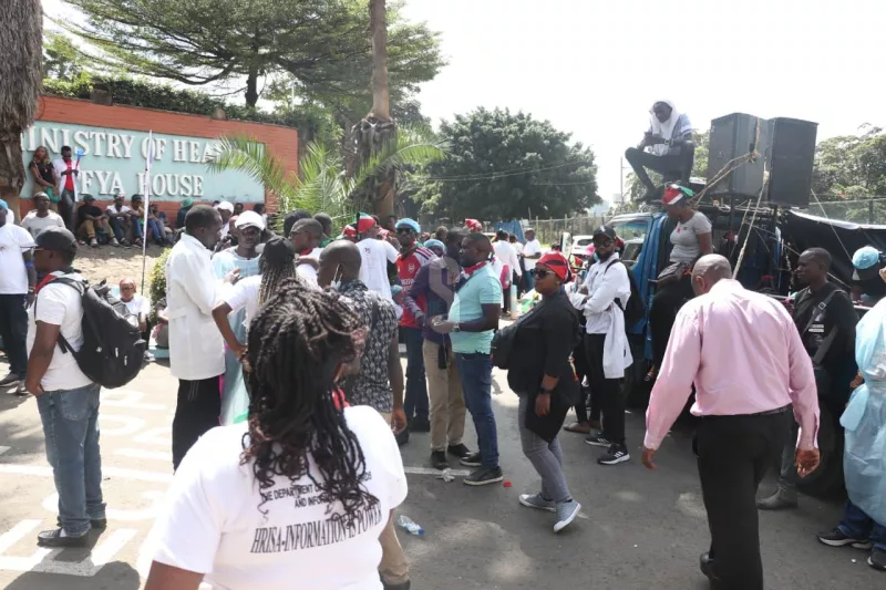 [PHOTOS] UHC staff protest contract renewal delays