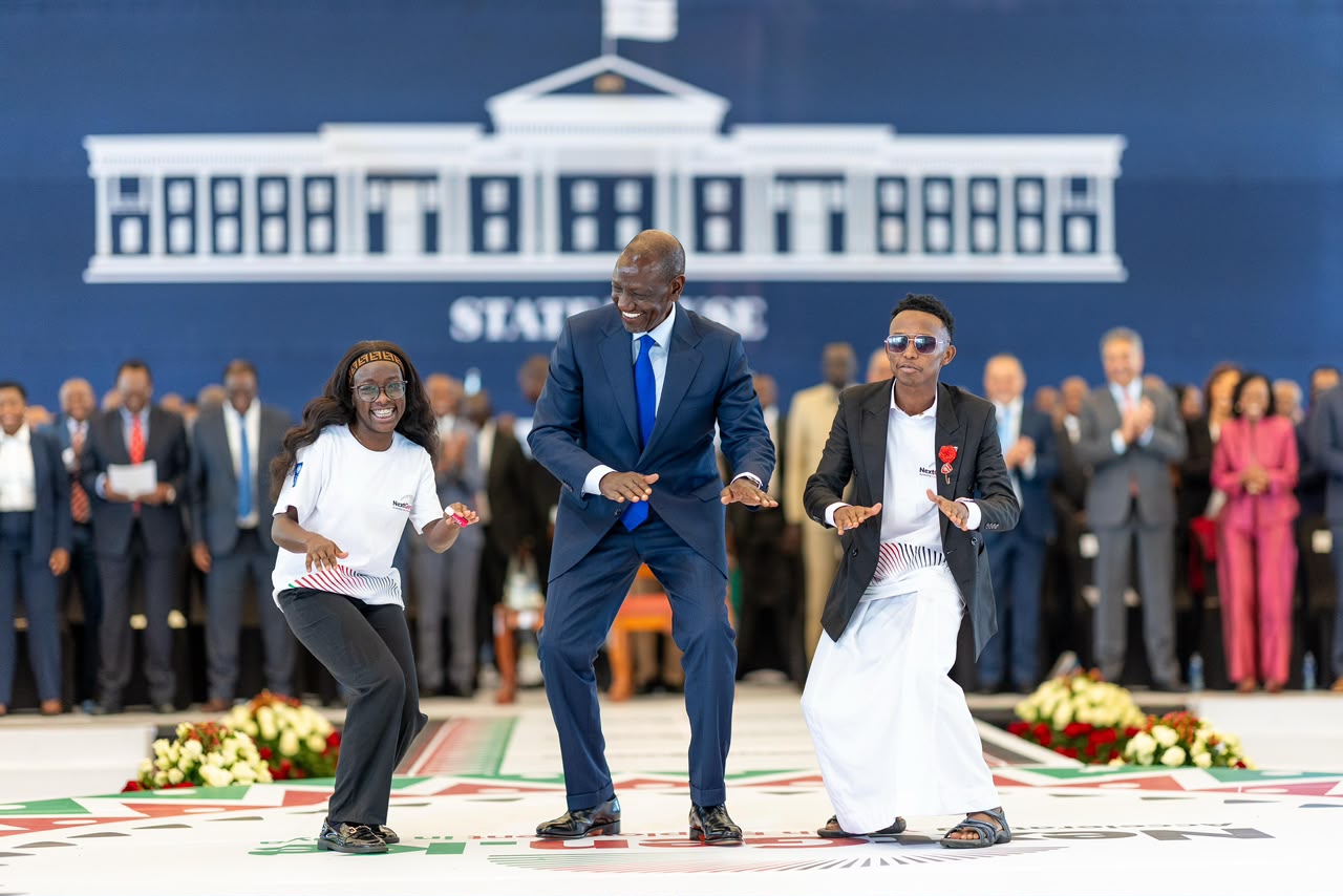 [PHOTOS] Ruto takes a jig during youth initiative launch