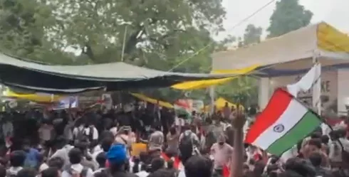 Thousands of youth march to India's Parliament