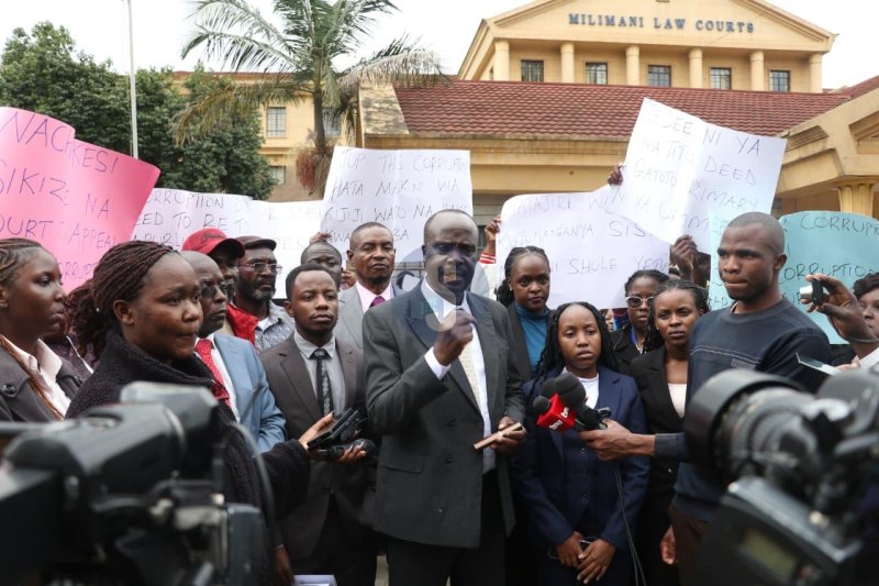 Residents oppose privatisation of Mukuru school