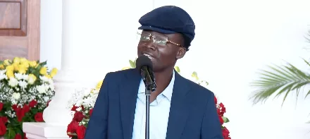 Comedian Prof. Aduol leaves Ruto in stitches with Oburu impersonation