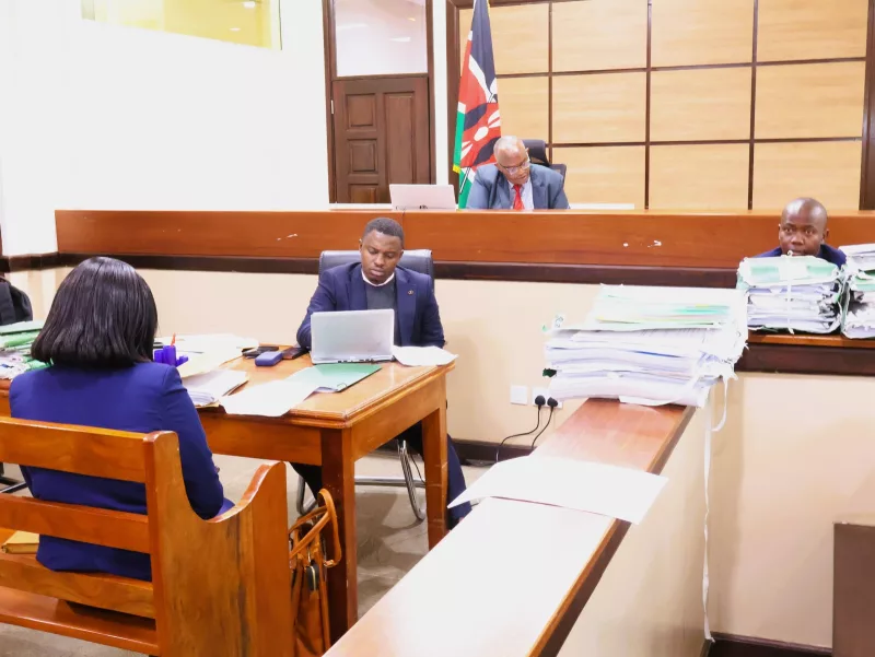 Court sessions continue despite lawyers' boycott
