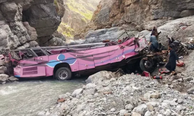 32 dead after overcrowded bus plunges into ravine in Pakistan