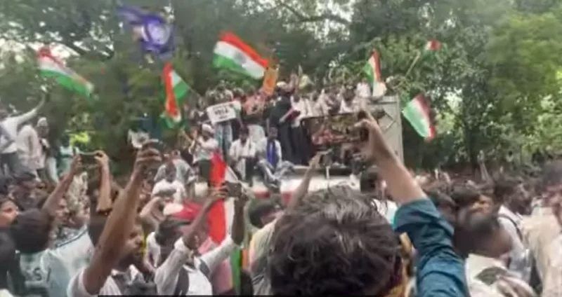 'Cockroach' protests in India intensify