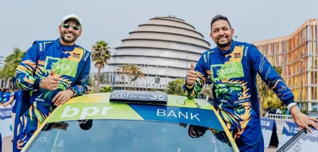 Karan Patel (R) and his co-driver Tauseef Khan (L)/ HANDOUT