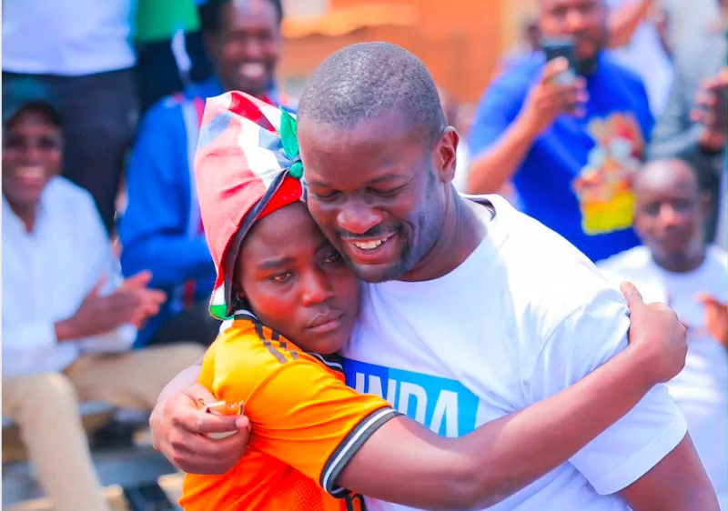Tree-hugging Linda Mwananchi supporter gets over 100K