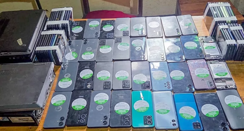 Two arrested, 73 suspected stolen phones seized