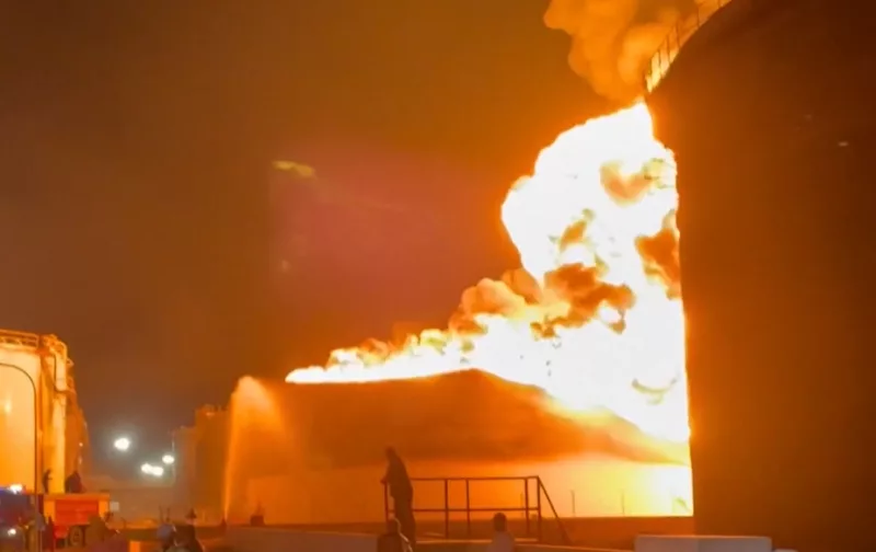 Libyan authorities battle big blaze at major oil refinery