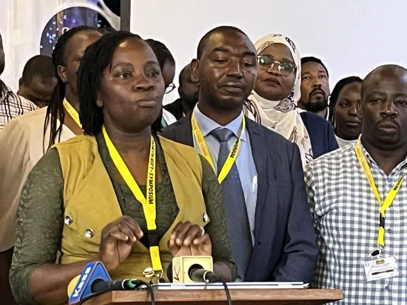 Doctors call for dialogue to end health workers' strike