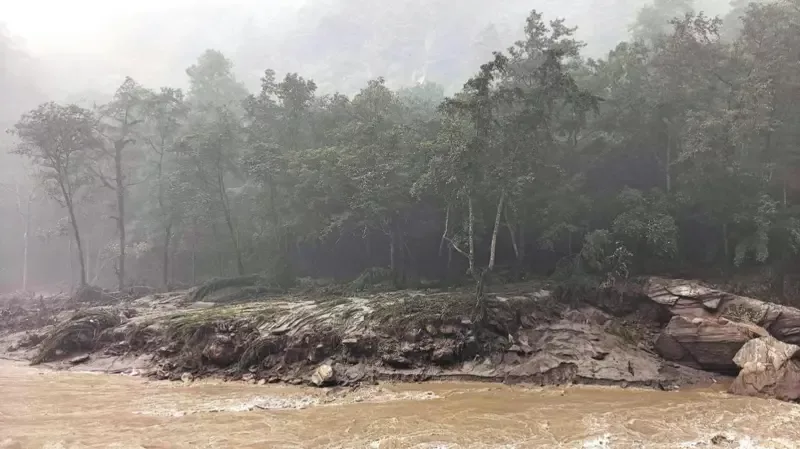 More than 160 killed in Nepal-Tibet flash floods