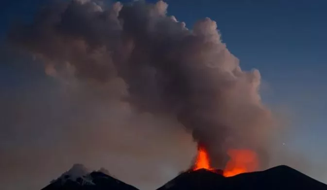 US hiker dies after being struck by lightning on Mount Etna