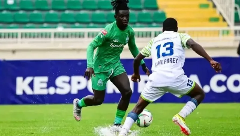 Gor Mahia's Shariff Musa takes on Mephrey Wandera of KCB in a past match/HANDOUT