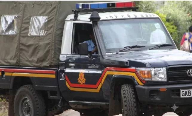 Off-duty cop stabbed while fighting robbers