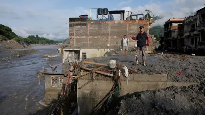 China suspends rescue efforts at Nepal-Tibet border due to risk of second flood
