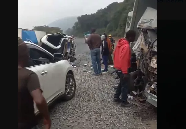 Two trucks, car collide along Mai Mahiu Escarpment