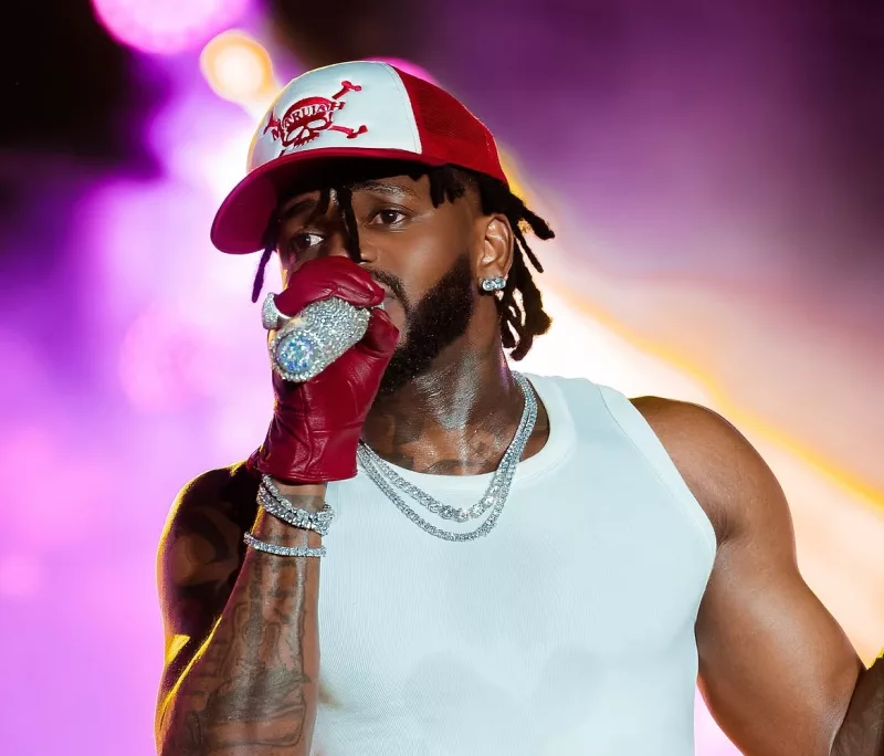 Tanzanian Rapper Diamond Platnumz performing in Kigali, Rwanda // Instagram