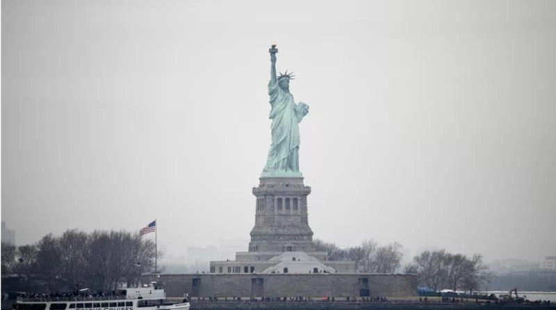 Man arrested after boat capsizes near Statue of Liberty