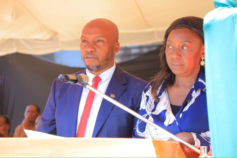 Kitui CEC for Agriculture and Livestock Development Stephen Mbaya Kimwele and his Trade counterpart, Rose Mutuku during the Wednesday press briefing at the County headquarters.