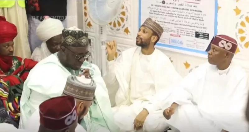 Nigeria's mass wedding - and how telling lovers from fraudsters is proving tricky