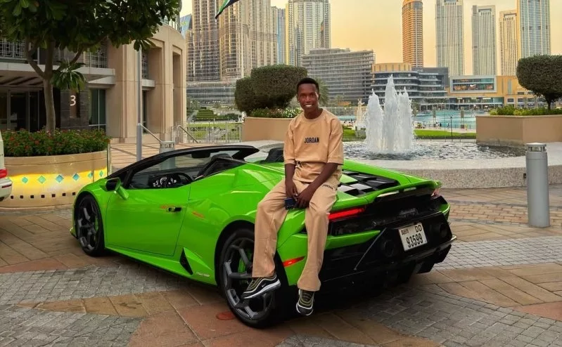 Kenyan Prince Flaunts New KSh300,000 Samsung