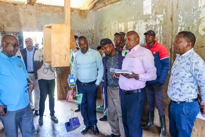 Factory clerks arrested over tea leaf weighing fraud