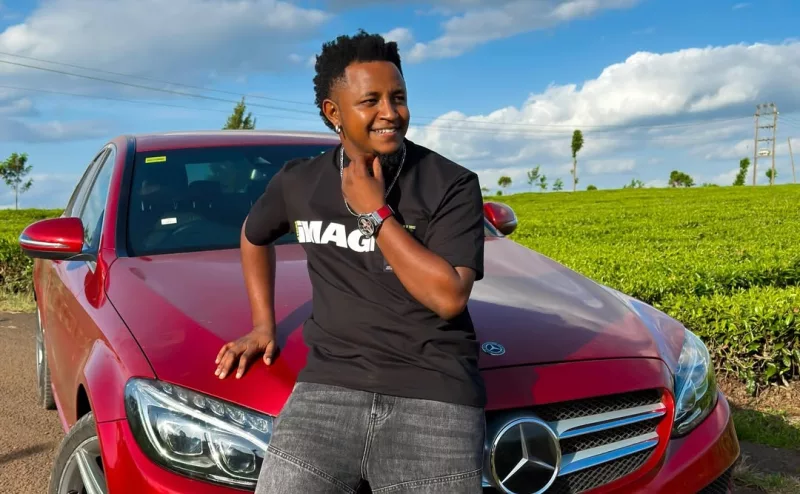 Thee Pluto on Larry Madowo: 'Ni Kigeugeu?'