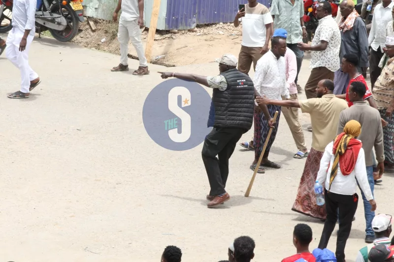 Stones fly at opposition rally in Garissa, leaders take cover