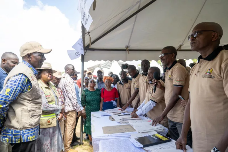 [PHOTOS] Ruto issues 36,826 title deeds in Kilifi