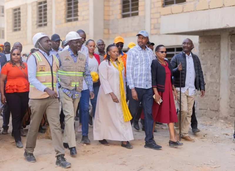 [PHOTOS] Ruto inspects Ngong Housing Project