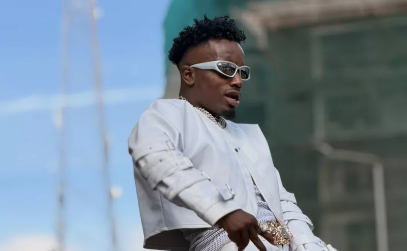 Collo Blue Challenges Top Dancers to a Dance Battle