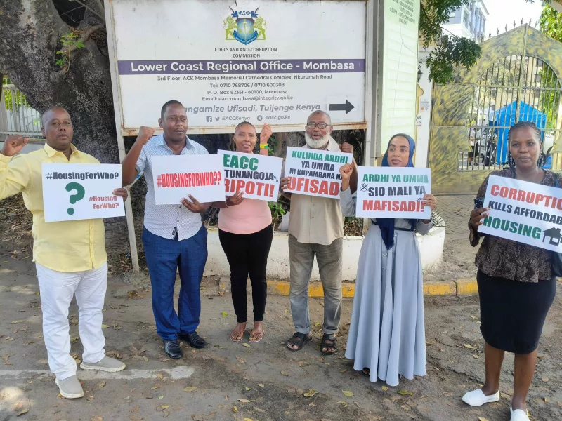 Ex-Buxton tenants now want answers on public land probe