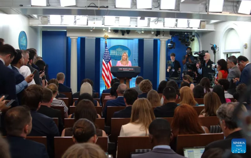 Judge overturns Trump's White House media ban