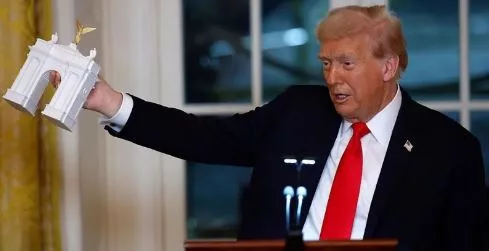 Trump: My planned triumphal arch to store ammunition