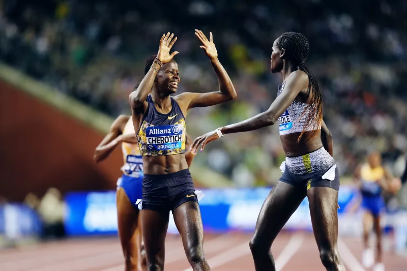 Faith Cherotich (L) and Doris Lemngole at the Brussels Diamond League final/ HANDOUT