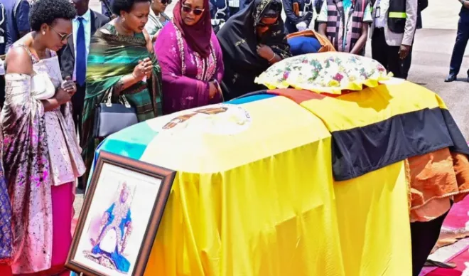 Family members and other officials came to receive the coffin at Entebbe airport