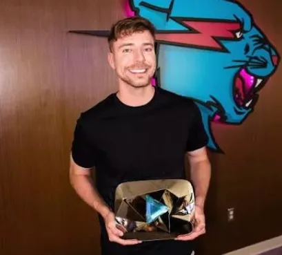 Mr Beast gifts Kenyan content creator new iPhone