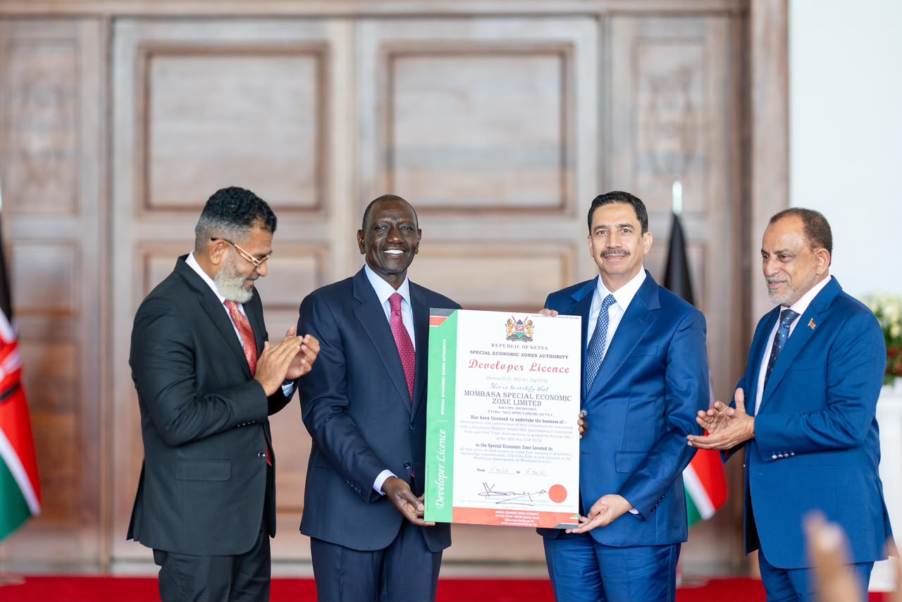 [PHOTOS] Ruto witnesses signing of Sh12bn Mombasa SEZ deal